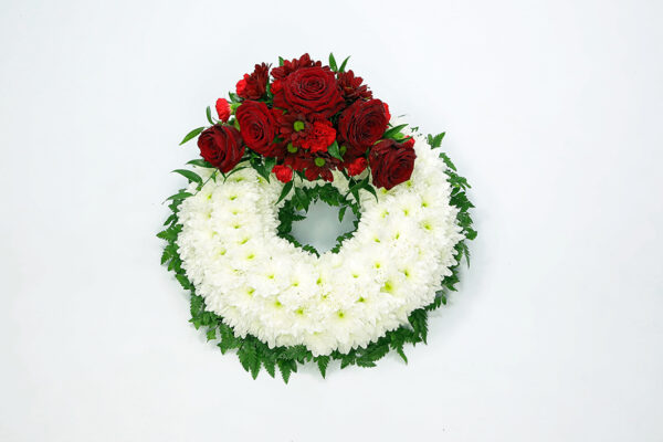 Based Wreath with Foliage Edge